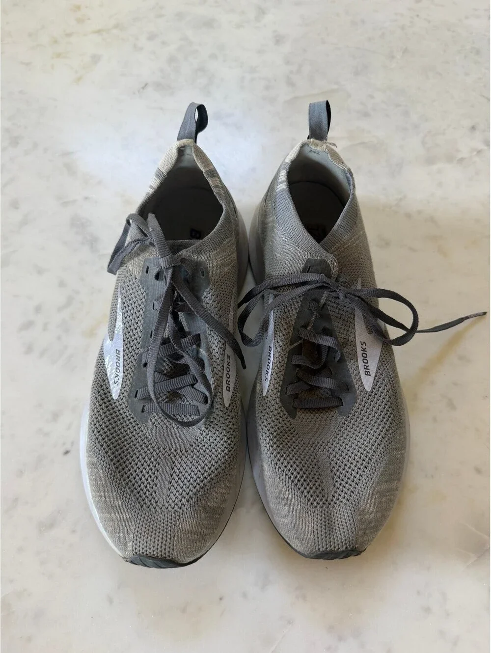 Brooks Levitate 4 running shoes - Size 9